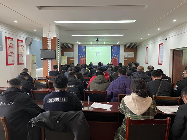 安檢站、消防護(hù)衛(wèi)部開(kāi)展違禁物品檢查培訓(xùn).png